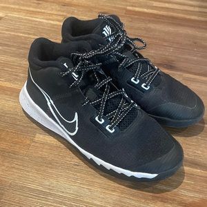 Nike Boys Kylie Basketball shoes size 5.5